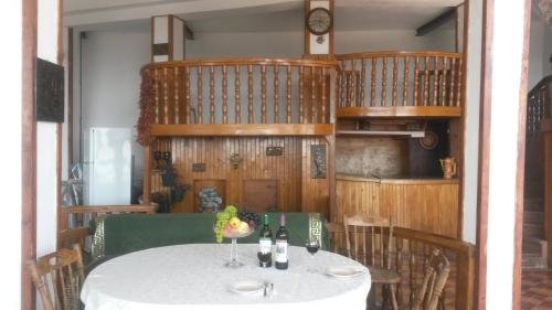 Гагра: Guest house on generala Dbar 109A