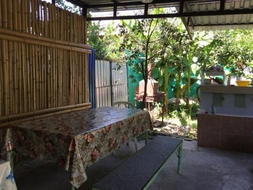 Гагра: Guest house on Abazgaa 4