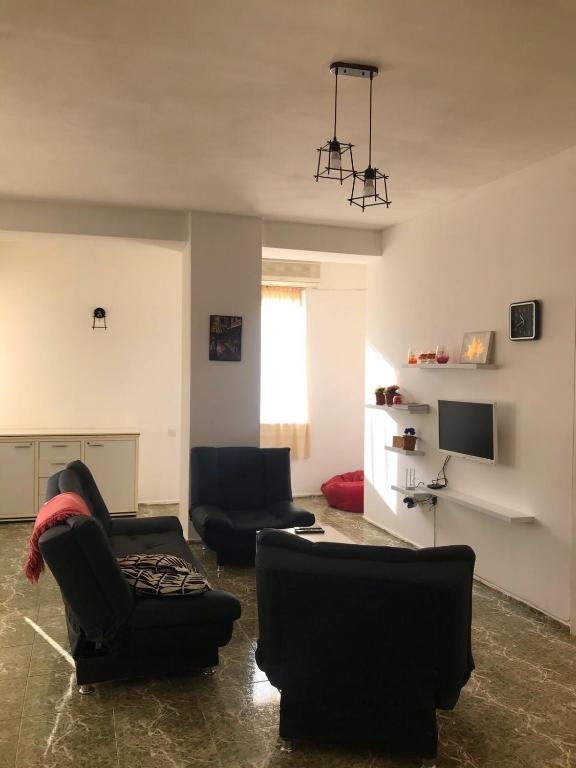Тбилиси: Tamara's apartment near hippodrome
