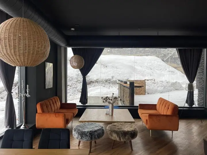 Гудаури: Alluring Gudauri Ski Resort Vacay Apartment