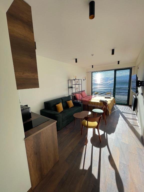 Гудаури: Colorful one-bedroom apartment in New Gudauri