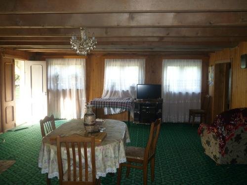 Дарчели: Arsena House