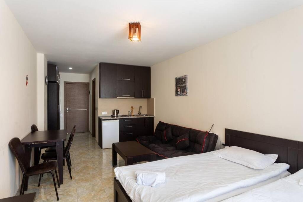 Гудаури: bright and cozy apartment in new gudauri