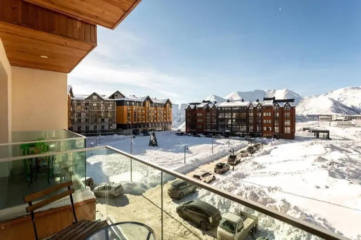 Гудаури: bright and cozy apartment in new gudauri