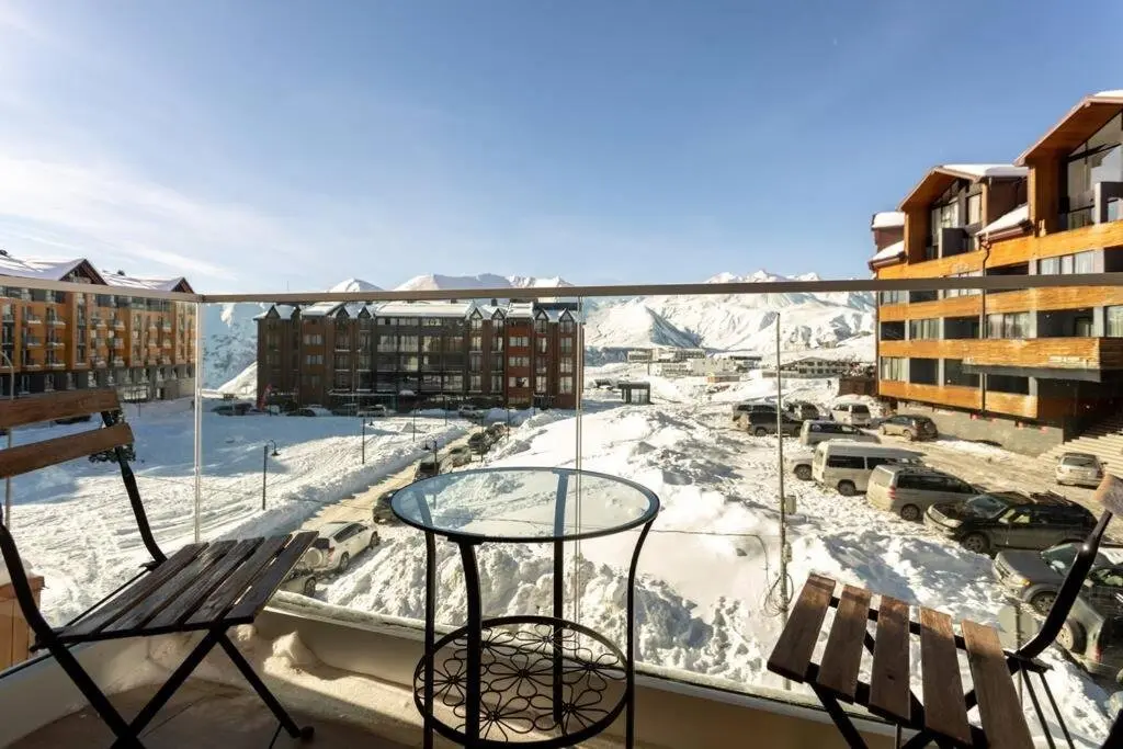 Гудаури: bright and cozy apartment in new gudauri
