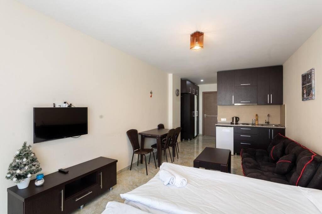 Гудаури: bright and cozy apartment in new gudauri