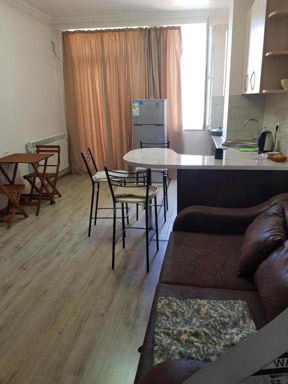 Тбилиси: 156 Mirian Mefe Street Apartment