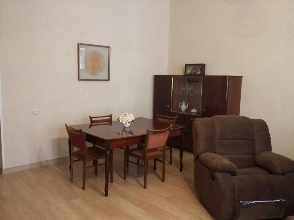 Тбилиси: Apartment Lado Asatiani 30