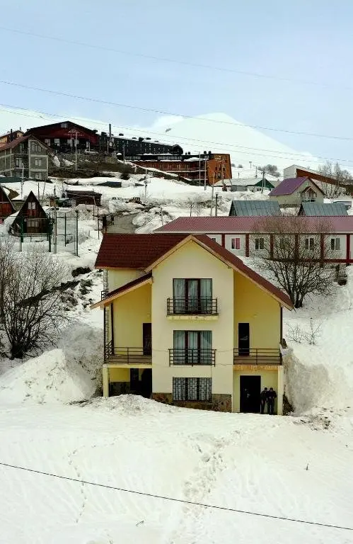 Гудаури: Gudauri Guest House Lane