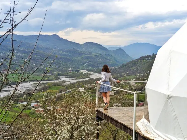 Амбролаури: 4 seasons. 4 სეზონი Glamping Georgia Racha