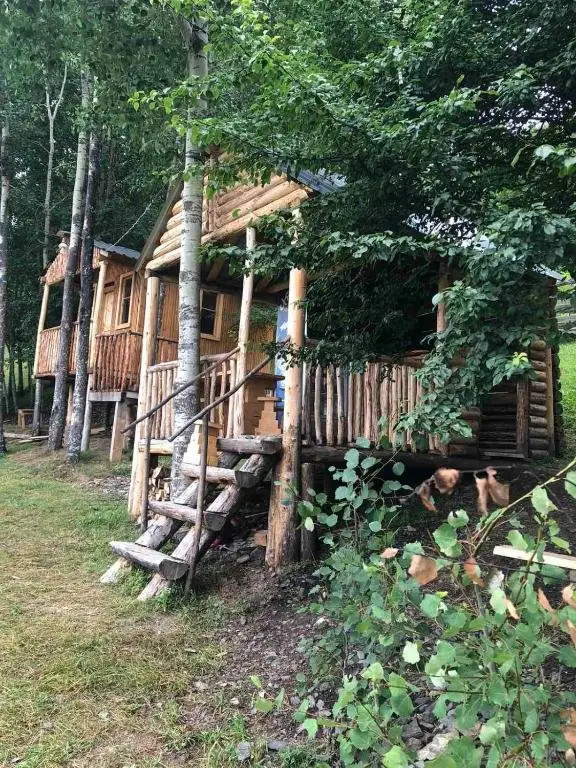 Местиа: Amo's cafe and hut