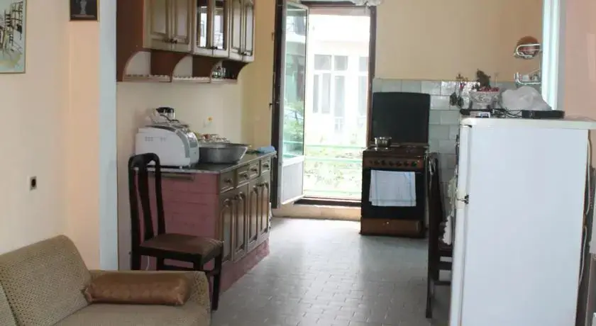 Батуми: Guest House Levani