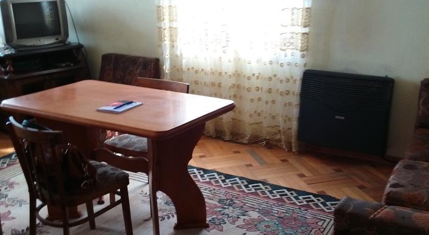 Батуми: Guest House Nodari