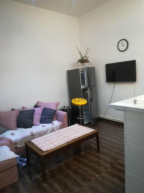 Тбилиси: Apartment near Freedom Square
