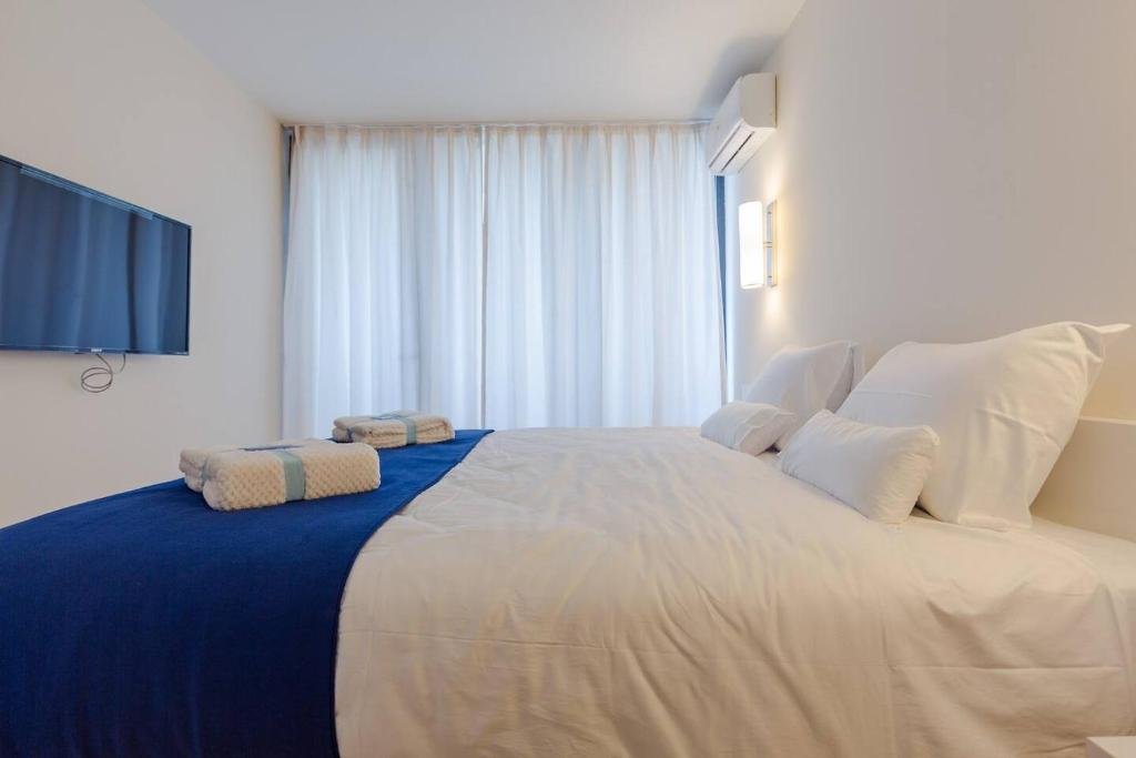 Батуми: 1BR Apartment With Sea View And balcony In Batumi