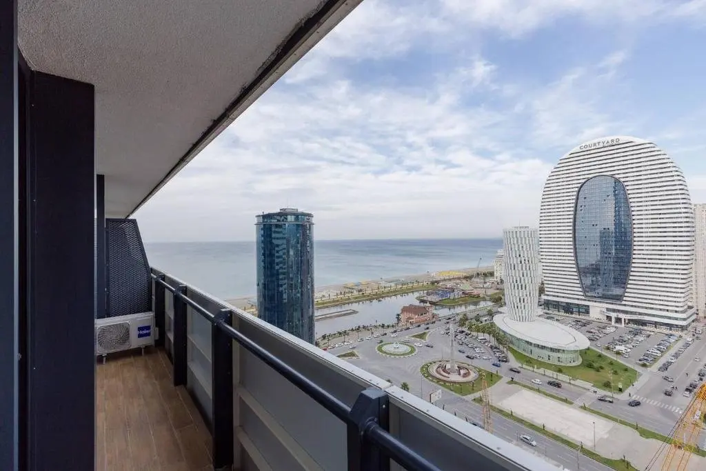 Батуми: 1BR Apartment With Sea View And balcony In Batumi