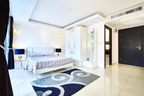 Паттайя: Avenue City Center by Fantasea Beach