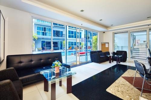 Паттайя: Avenue City Center by Fantasea Beach