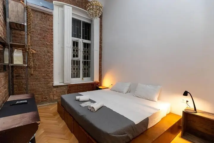Тбилиси: Wehost apartment with Fireplace