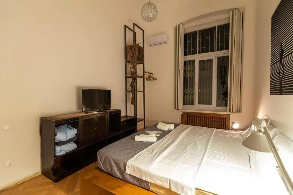 Тбилиси: Wehost apartment with Fireplace