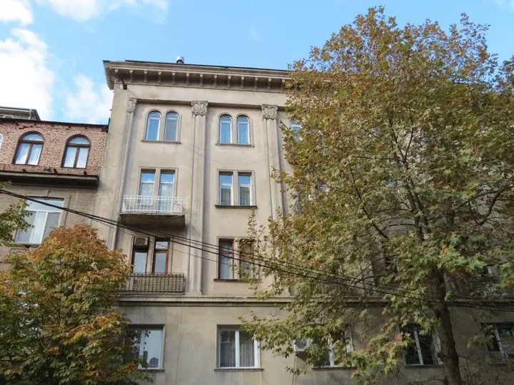 Тбилиси: Three Rooms Apartment