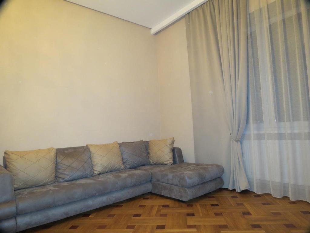 Тбилиси: Three Rooms Apartment