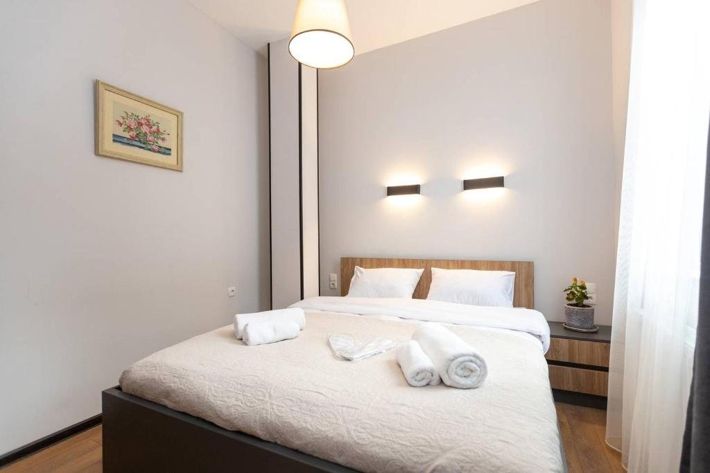 Тбилиси: Wehost Apartment With 3 Bedrooms