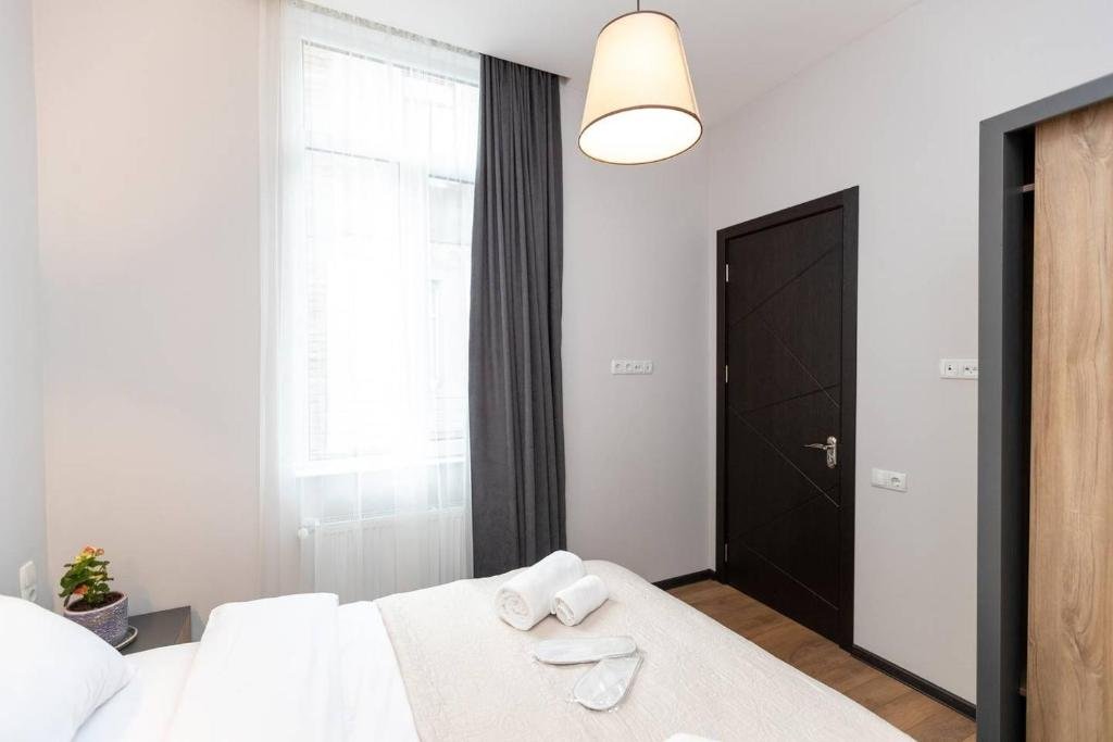Тбилиси: Wehost Apartment With 3 Bedrooms