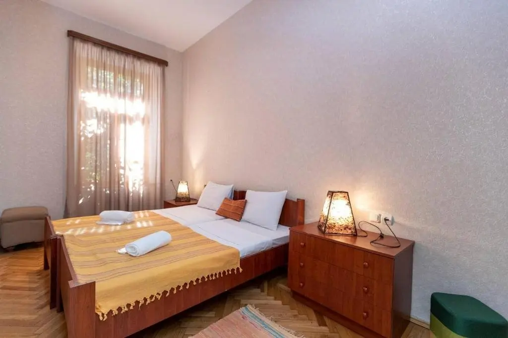 Тбилиси: Wehost Cozy and colorful apartment with balcony