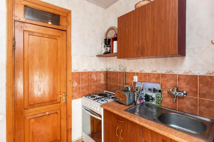 Тбилиси: Wehost Cozy and colorful apartment with balcony