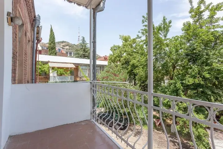 Тбилиси: Wehost Sunny Apartment