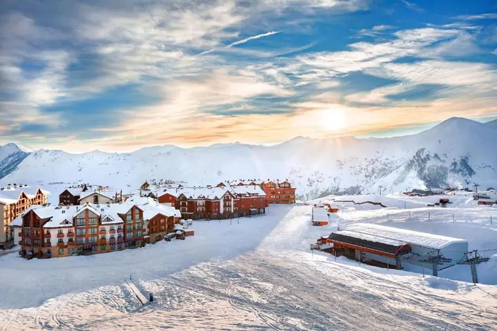 Гудаури: Lovely apartment next to Gondola lift Loft 1