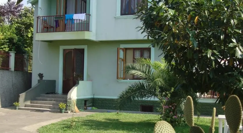 Батуми: Guest House Green House
