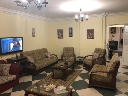 Каир: Three bedrooms apartment Degla Maadi