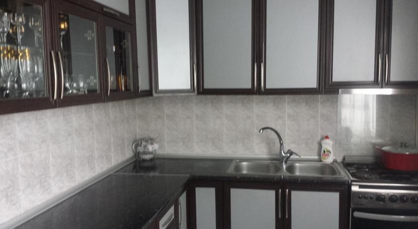 Сурами: Guest house Pirosmanis