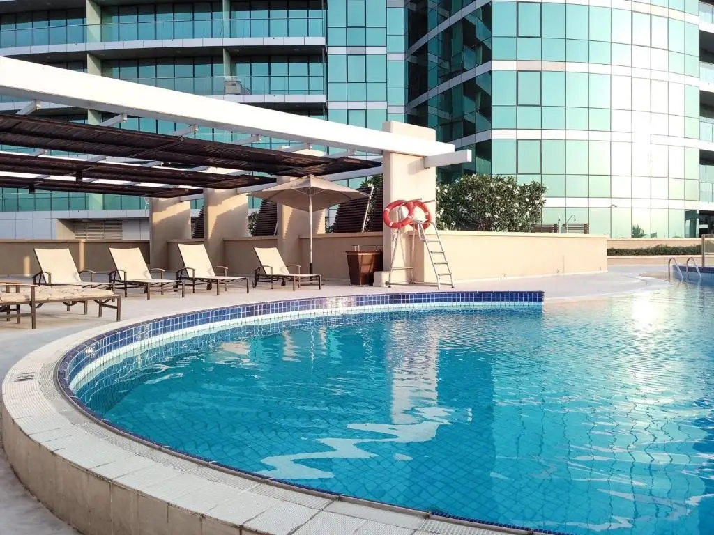 Дубай: Frank Porter - Marsa Plaza