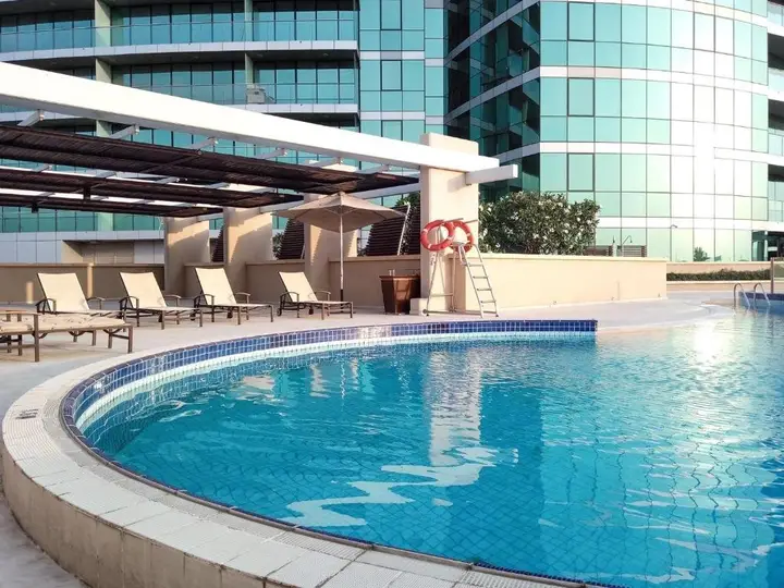 Дубай: Frank Porter - Marsa Plaza