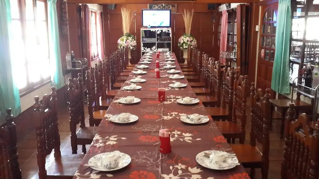 Сам-Пхран: Thai House