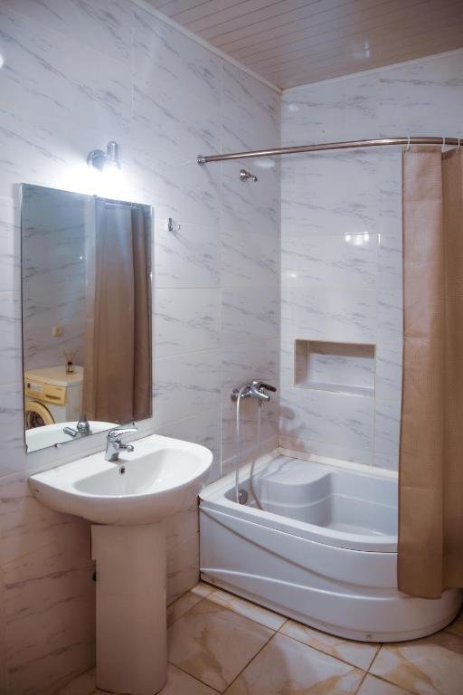 Тбилиси: Hosthub Sololaki Apartment Old Tbilisi