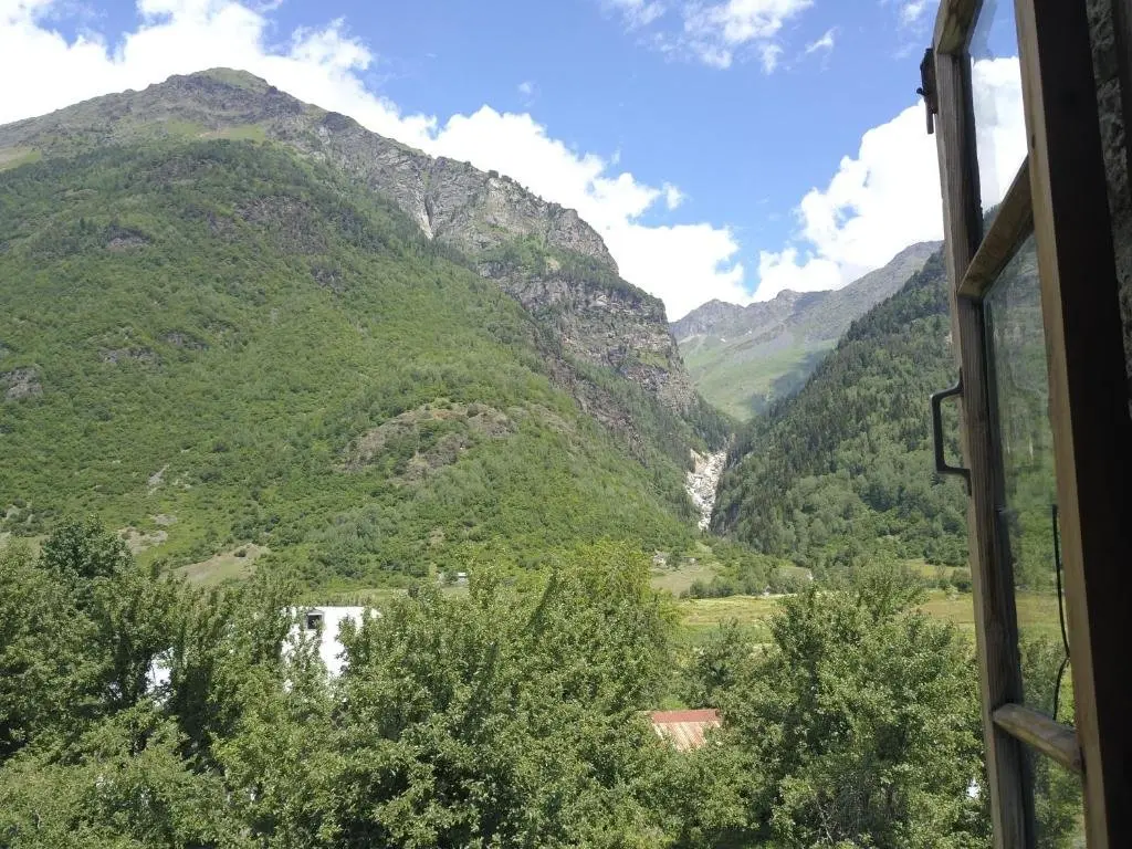 Местиа: Guest House Tengo