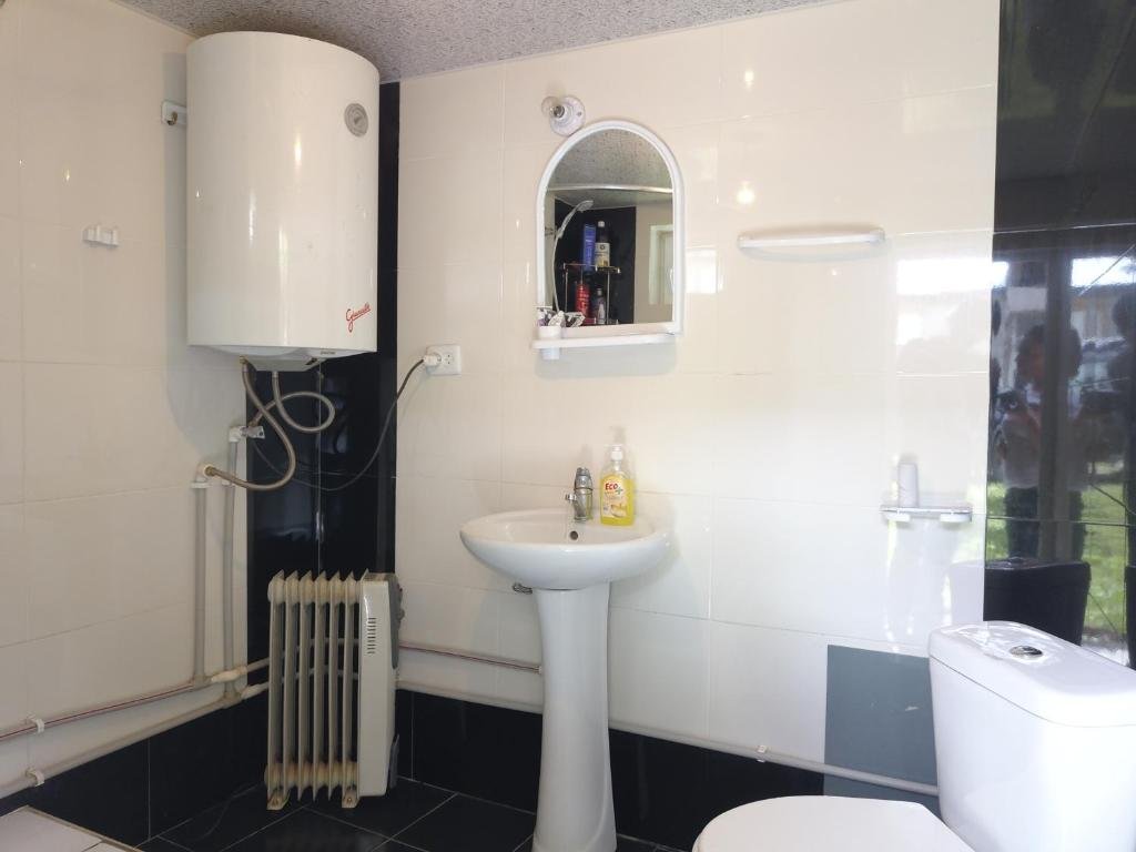 Местиа: Guest House Tengo