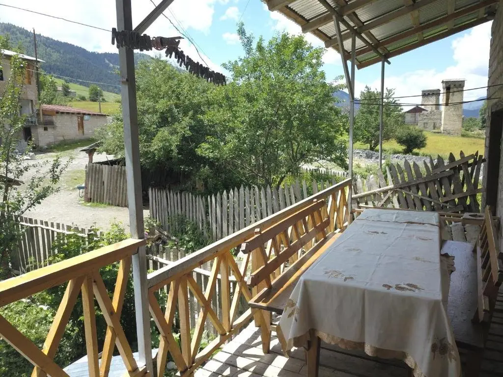 Местиа: Guest House Tengo