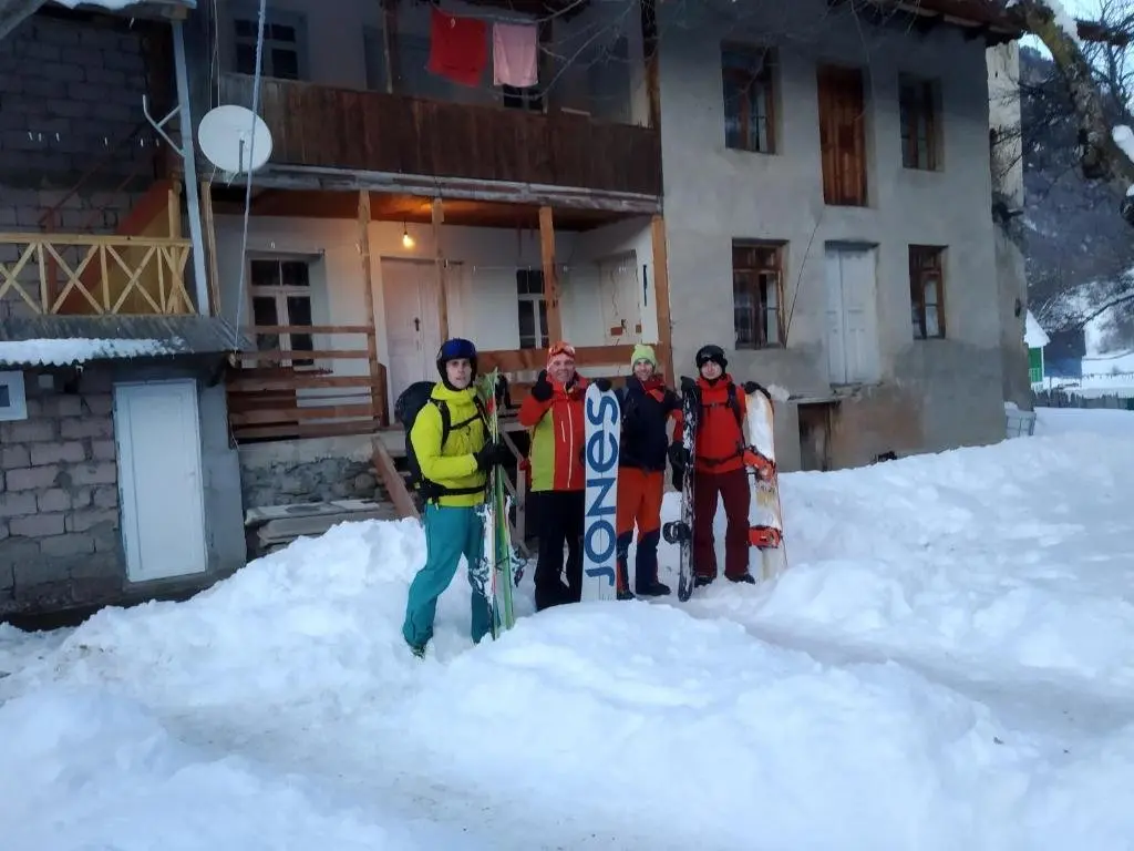 Местиа: Guest House Tengo