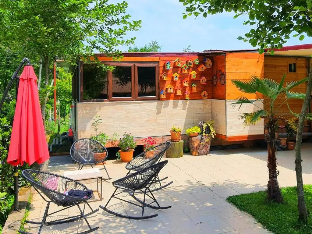 Шекветили: House & Yard Sesil L 90 M To Beach