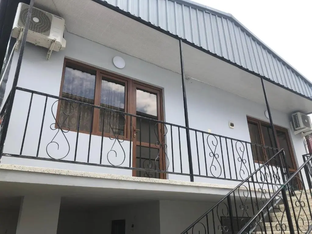 Кобулети: Guest house Romanadze