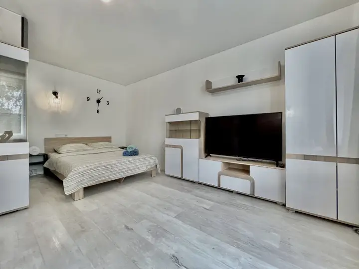 carousel image 1