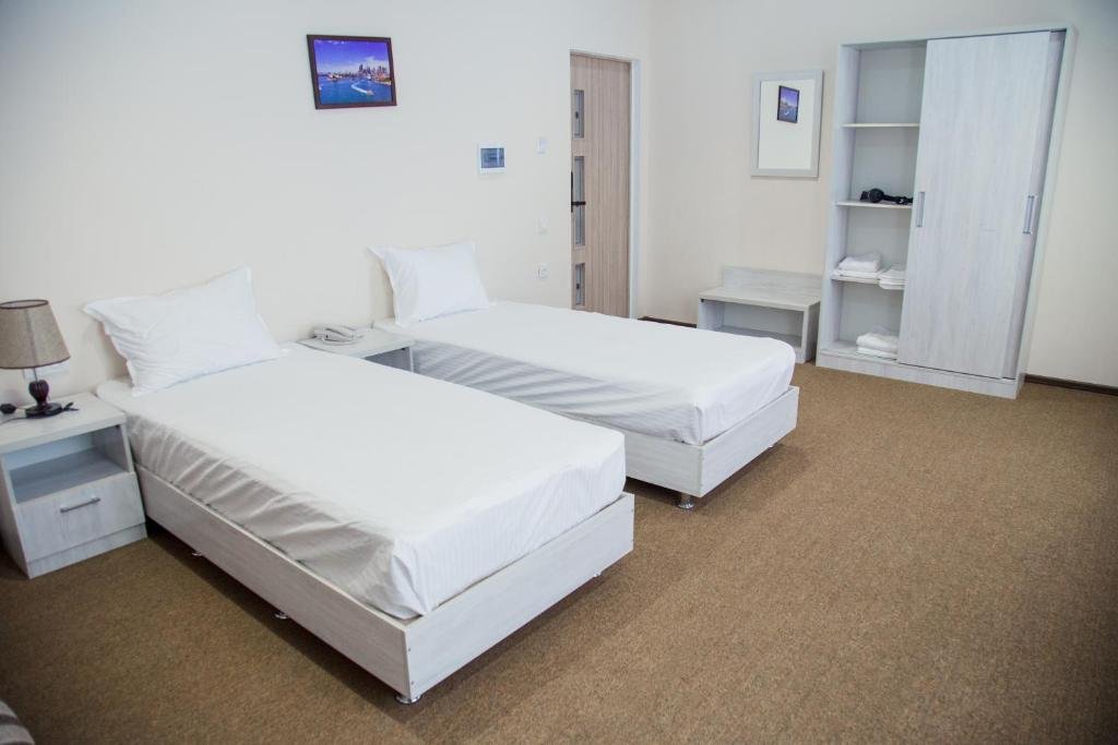 Ташкент: Continent Hotel