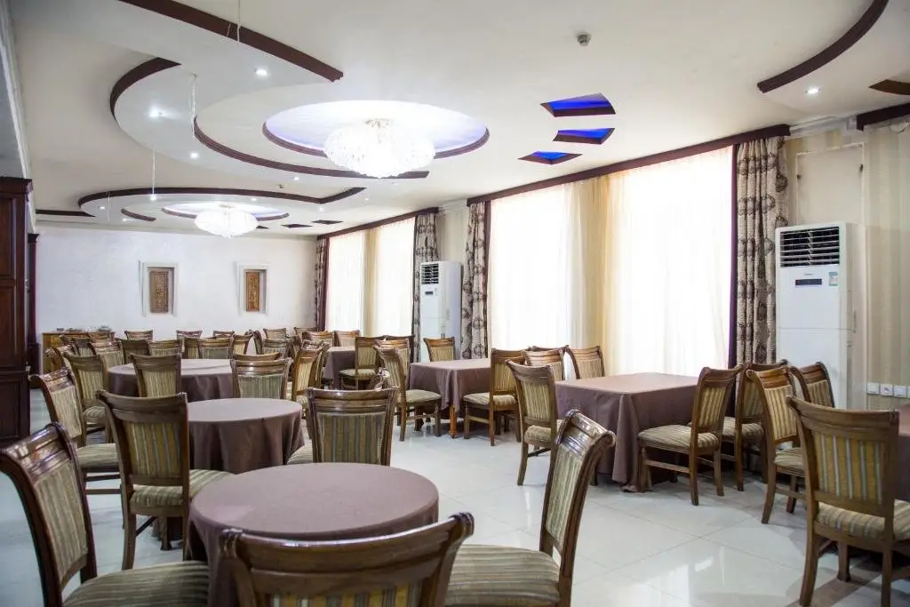 Ташкент: Continent Hotel