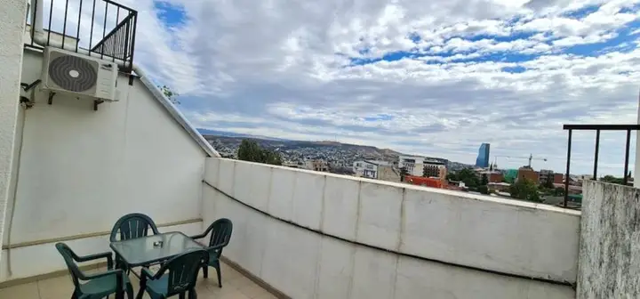 Тбилиси: Duplex apartment in the city center