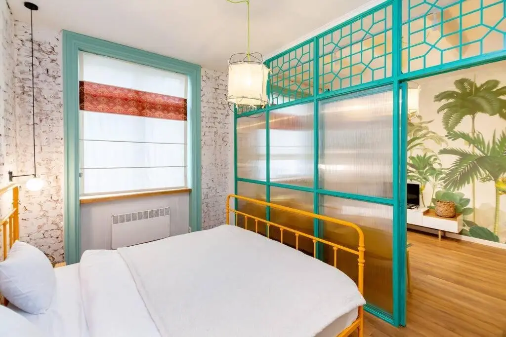 Тбилиси: Unique Beautiful 1br Apt in Historic Tbilisi